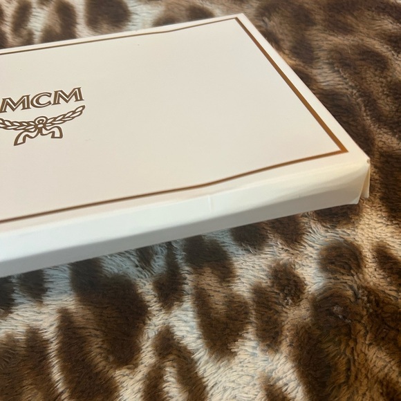 MCM Brown Logo Clutch - Picture 4 of 8